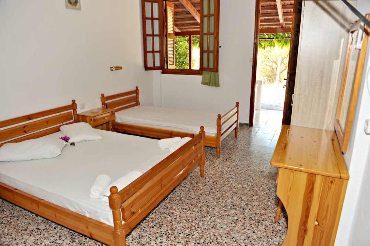 Studios Dimitris Giatras Zakynthos Town Exterior photo