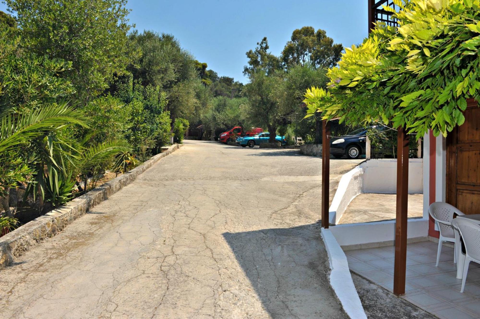 Studios Dimitris Giatras Zakynthos Town Exterior photo